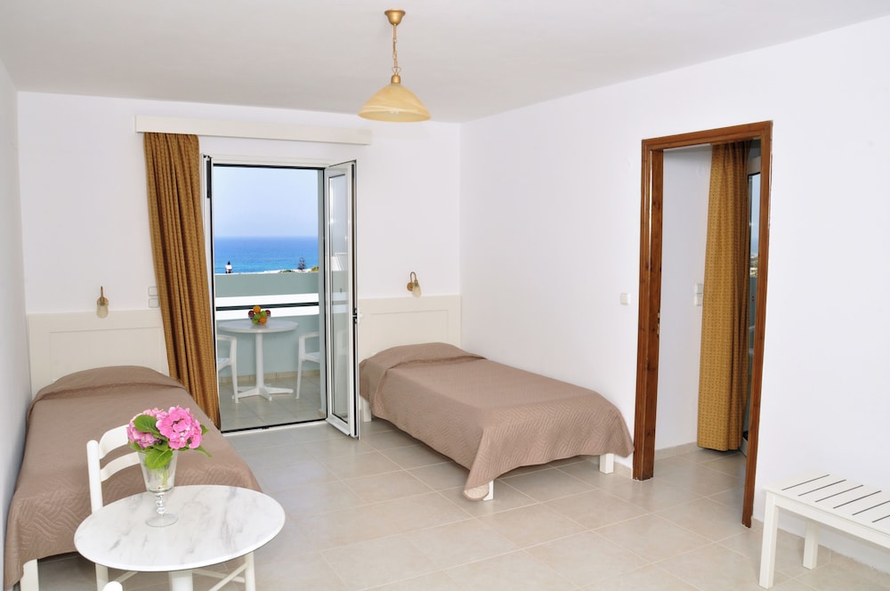Koni Village Hotel — Hotel rooms in Stalida