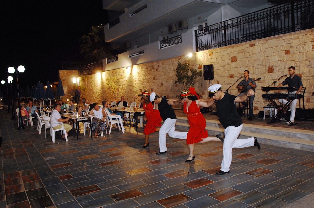 Koni Village Hotel — Restaurant & bars in Stalida