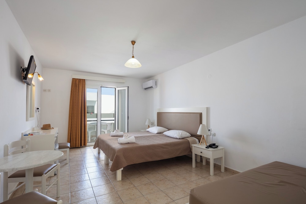 Koni Village Hotel — Hotel rooms in Stalida