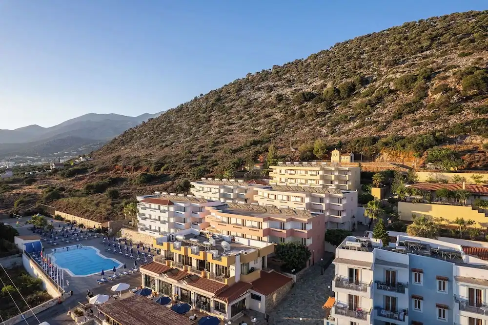 Koni Village Hotel — Hotel building in Stalida