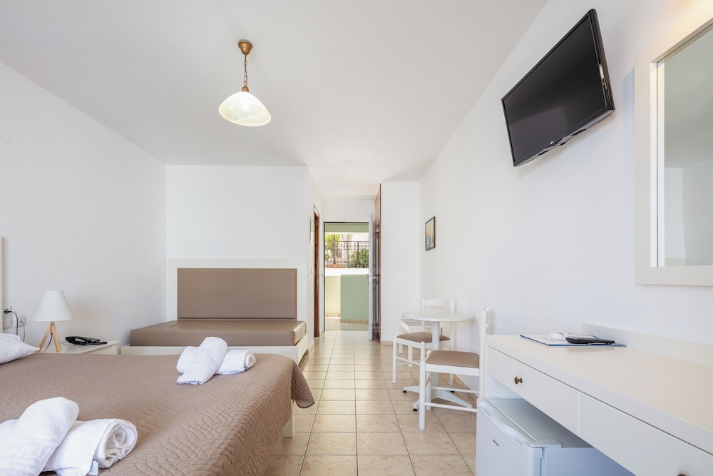 Koni Village Hotel — Hotel rooms in Stalida