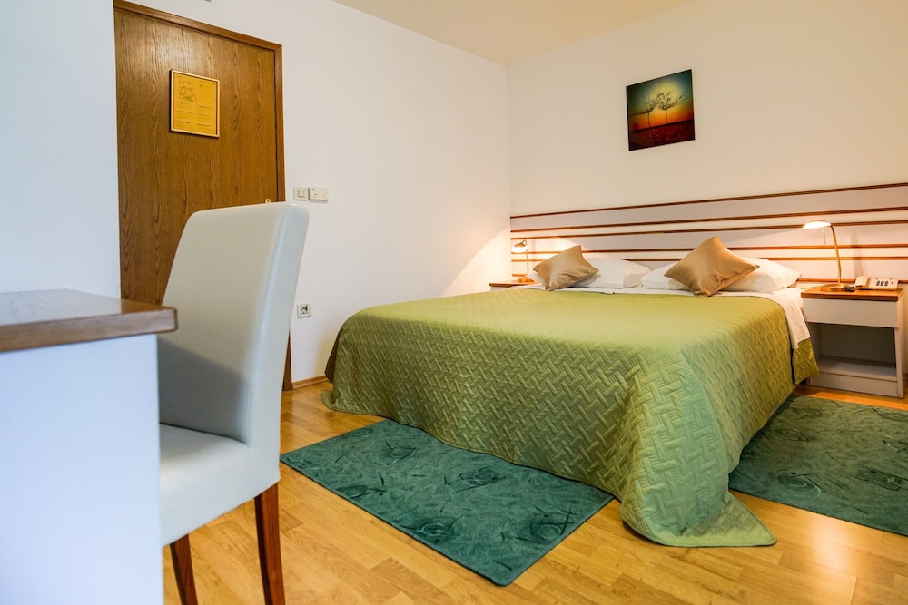 Hotel Belvedere — Hotel rooms in Sukošan, Zadar