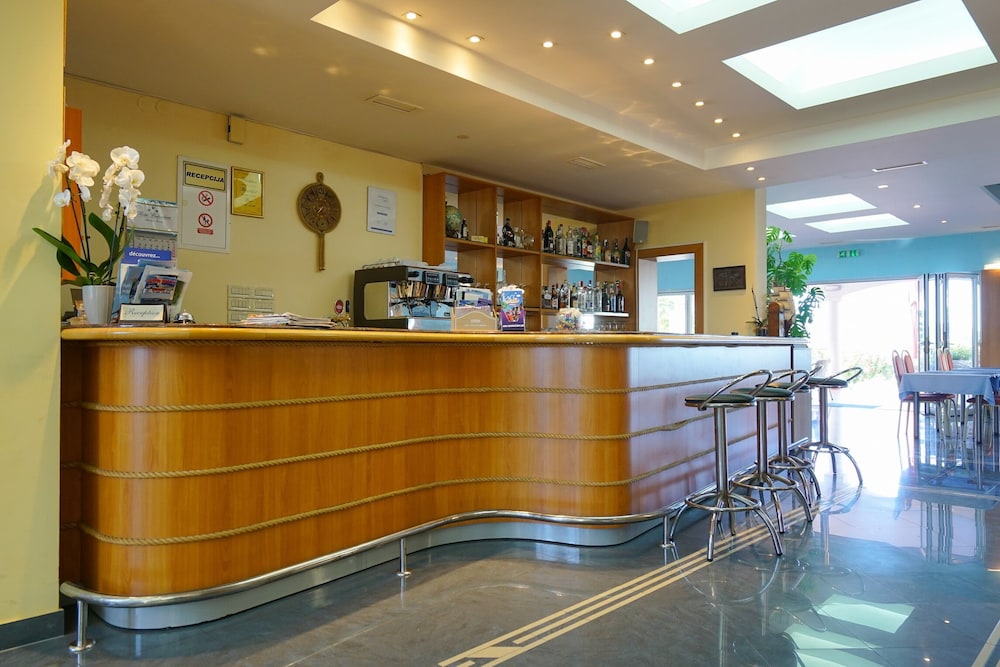 Hotel Belvedere — Restaurant & bars in Sukošan, Zadar