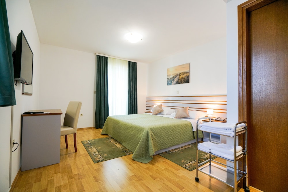 Hotel Belvedere — Hotel rooms in Sukošan, Zadar