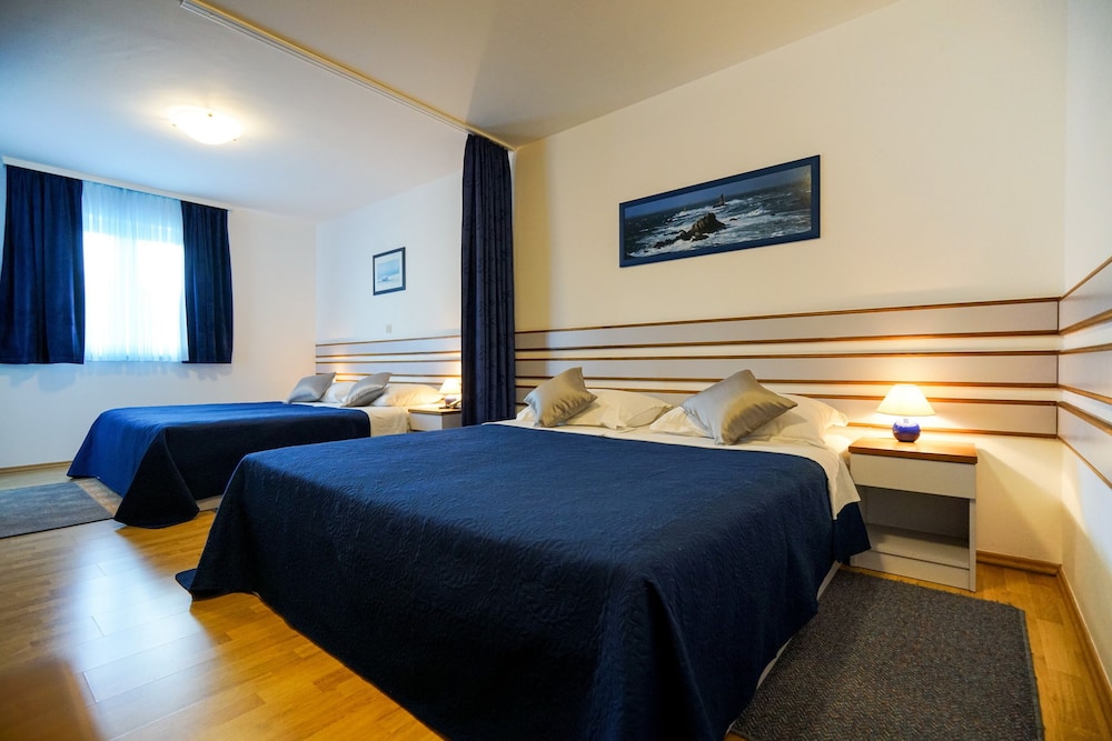 Hotel Belvedere — Hotel rooms in Sukošan, Zadar