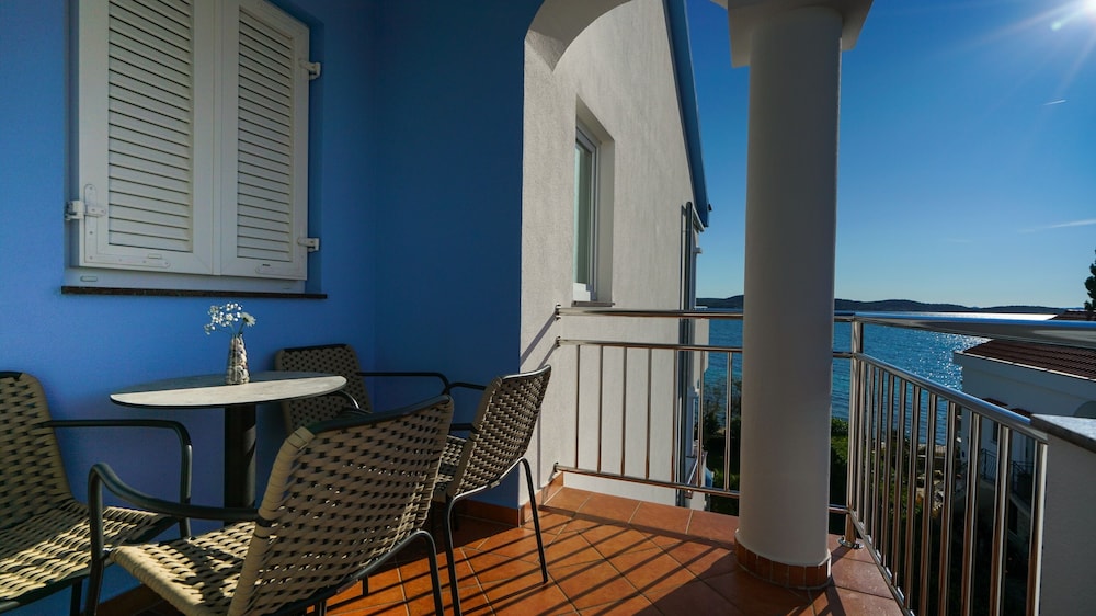 Hotel Belvedere — Hotel rooms in Sukošan, Zadar