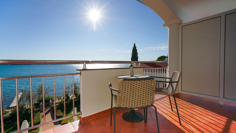 Hotel Belvedere — Hotel rooms in Sukošan, Zadar