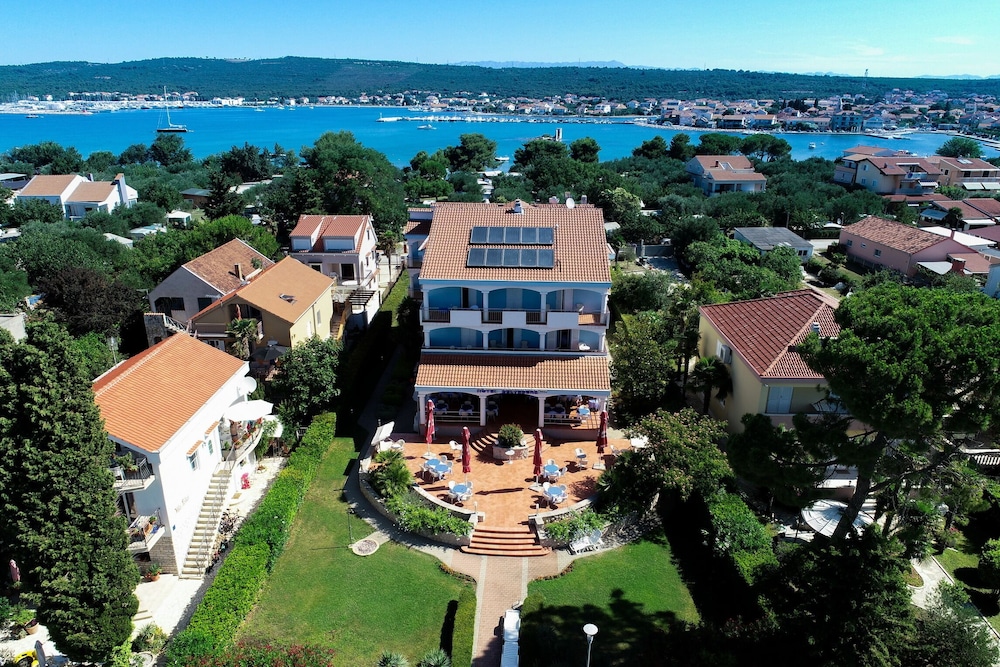 Hotel Belvedere — Hotel building in Sukošan, Zadar