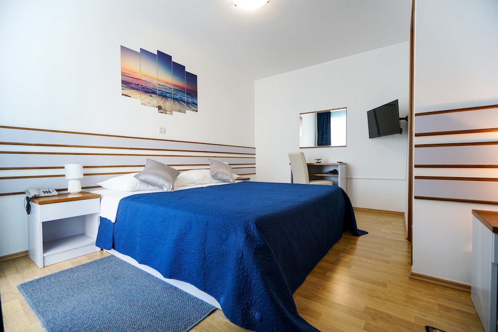 Hotel Belvedere — Hotel rooms in Sukošan, Zadar