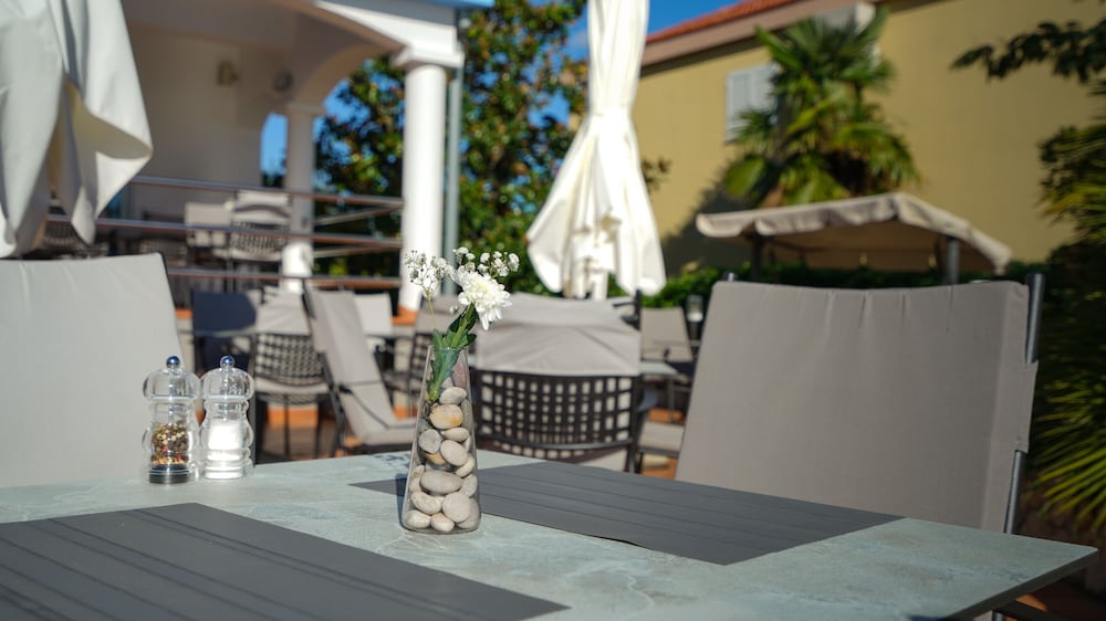 Hotel Belvedere — Restaurant & bars in Sukošan, Zadar