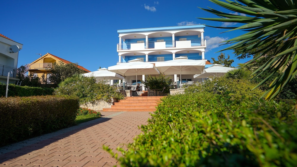 Hotel Belvedere — Hotel building in Sukošan, Zadar