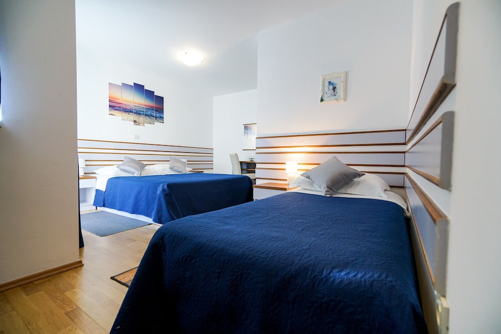 Hotel Belvedere — Hotel rooms in Sukošan, Zadar