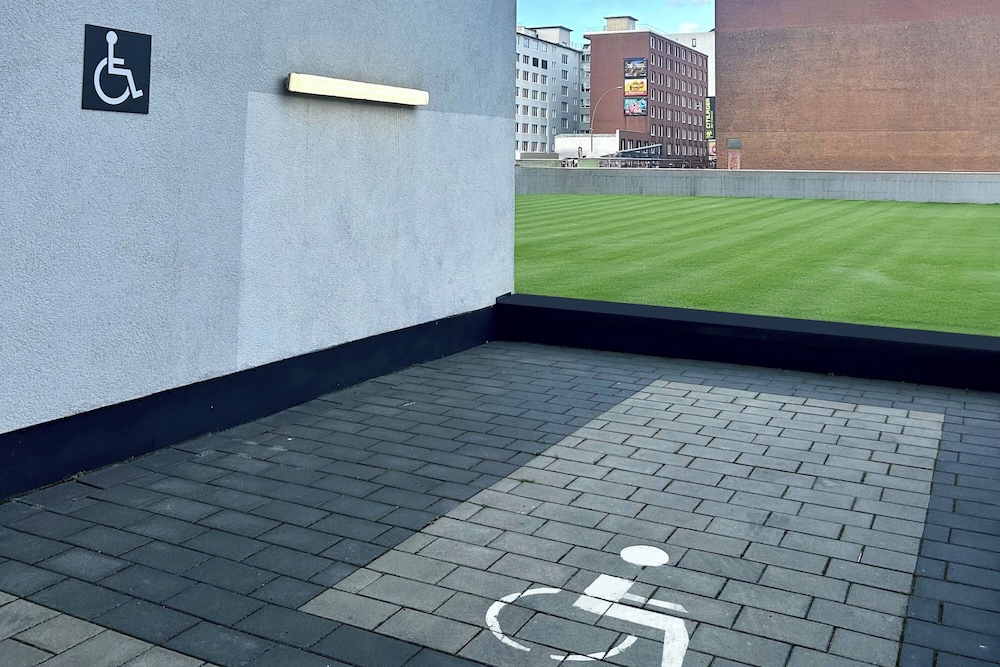 Holiday Inn - the niu, Yen Hamburg City by IHG — Hotel building in Hamburg, Hamburg