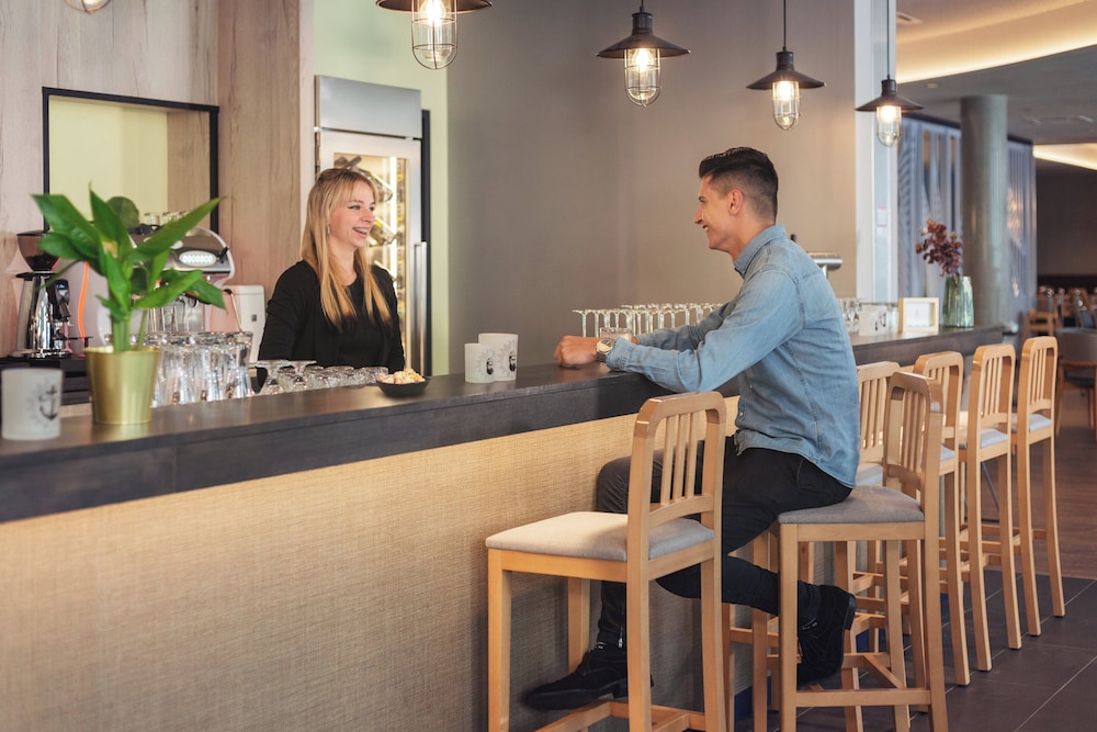 Holiday Inn - the niu, Yen Hamburg City by IHG — Restaurant & bars in Hamburg, Hamburg