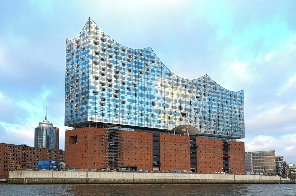 Holiday Inn - the niu, Yen Hamburg City by IHG — Hotel building in Hamburg, Hamburg