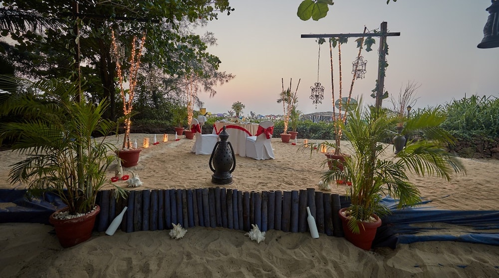Royal Orchid Beach Resort & Spa — Beach in Utorda, Goa