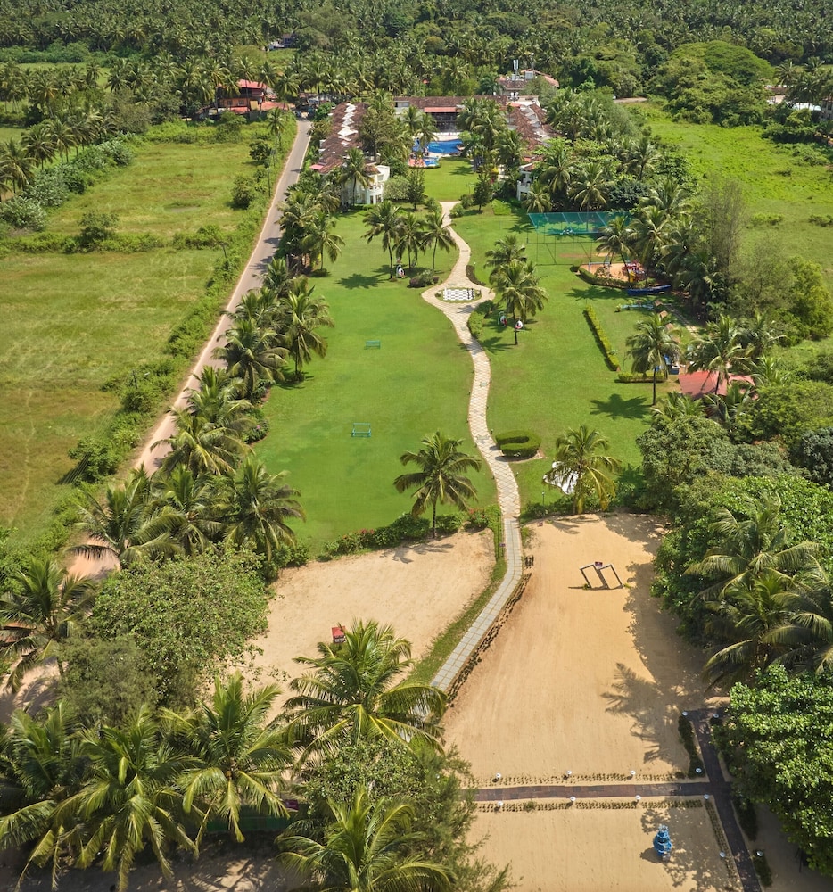 Royal Orchid Beach Resort & Spa — Sports & recreation in Utorda, Goa