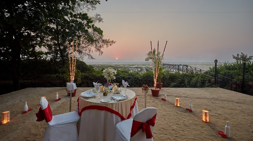 Royal Orchid Beach Resort & Spa — Beach in Utorda, Goa