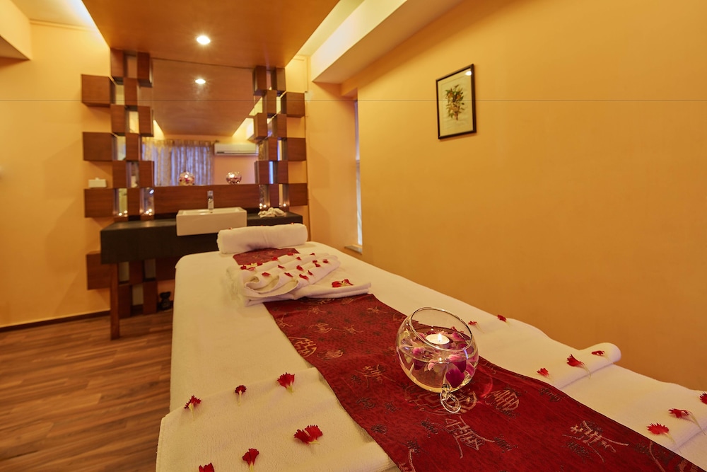 Royal Orchid Beach Resort & Spa — Spa in Utorda, Goa