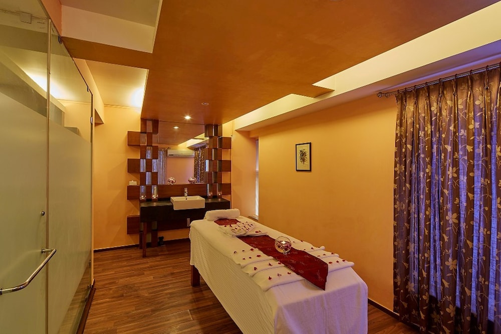 Royal Orchid Beach Resort & Spa — Spa in Utorda, Goa