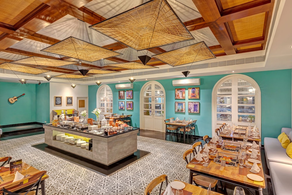 Club Mahindra Emerald Palms, Goa — Restaurant & bars in Varca, Goa