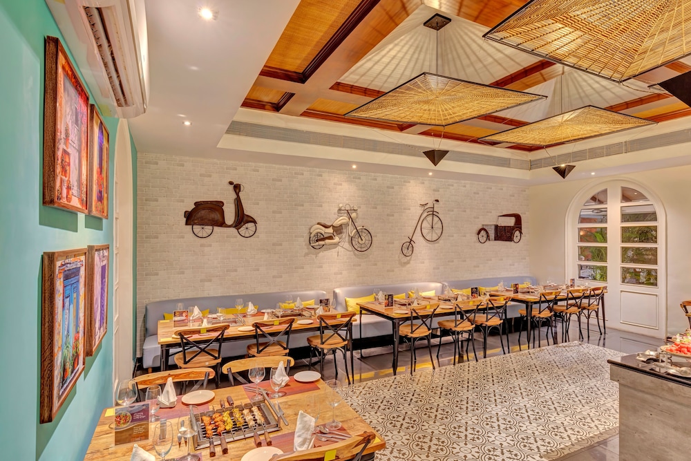 Club Mahindra Emerald Palms, Goa — Restaurant & bars in Varca, Goa