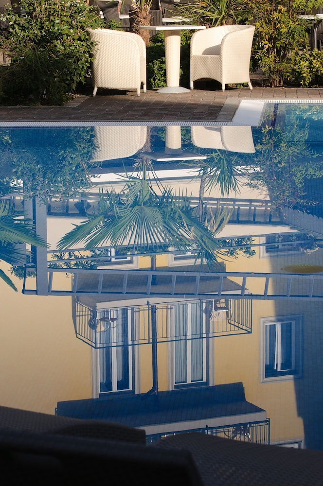 Villa Nicolli Romantic Resort - Adults Only — Swimming pool in Riva del Garda, Trentino-Alto Adige