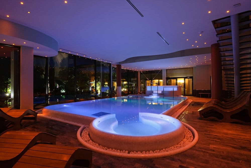 Villa Nicolli Romantic Resort - Adults Only — Swimming pool in Riva del Garda, Trentino-Alto Adige