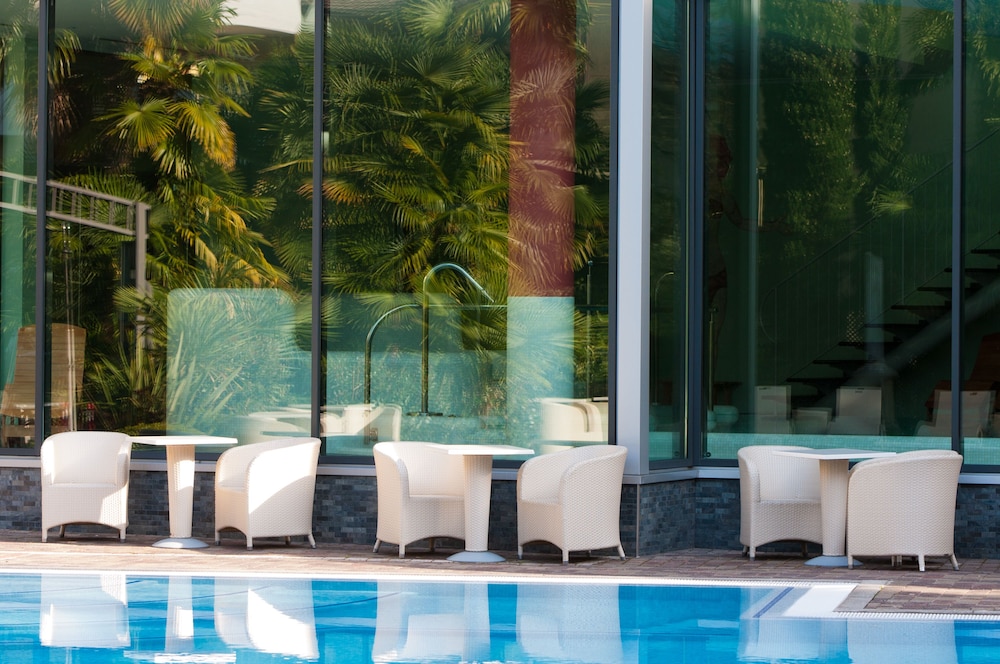 Villa Nicolli Romantic Resort - Adults Only — Swimming pool in Riva del Garda, Trentino-Alto Adige