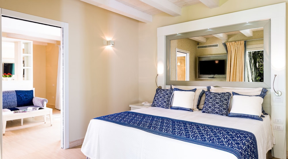 Forte Village Resort - Il Bouganville — Hotel rooms in Santa Margherita di Pula, Sardinia