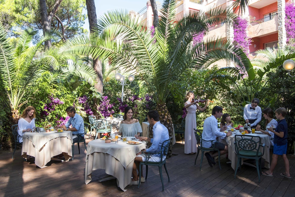 Forte Village Resort - Il Bouganville — Restaurant & bars in Santa Margherita di Pula, Sardinia