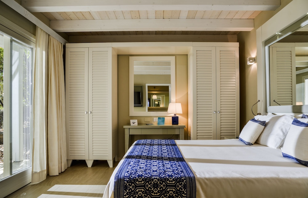 Forte Village Resort - Il Bouganville — Hotel rooms in Santa Margherita di Pula, Sardinia