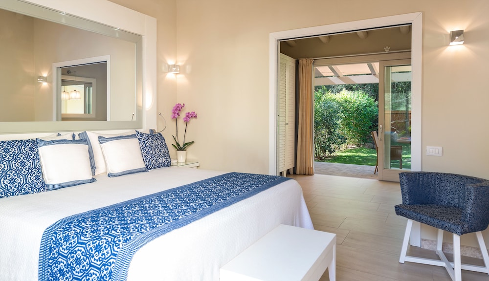 Forte Village Resort - Il Bouganville — Hotel rooms in Santa Margherita di Pula, Sardinia