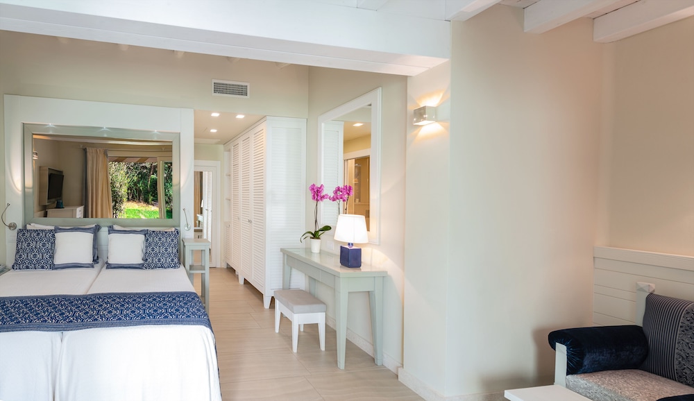 Forte Village Resort - Il Bouganville — Hotel rooms in Santa Margherita di Pula, Sardinia