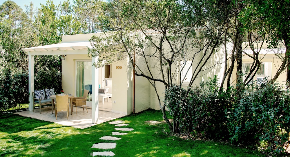 Forte Village Resort - Il Bouganville — Hotel building in Santa Margherita di Pula, Sardinia