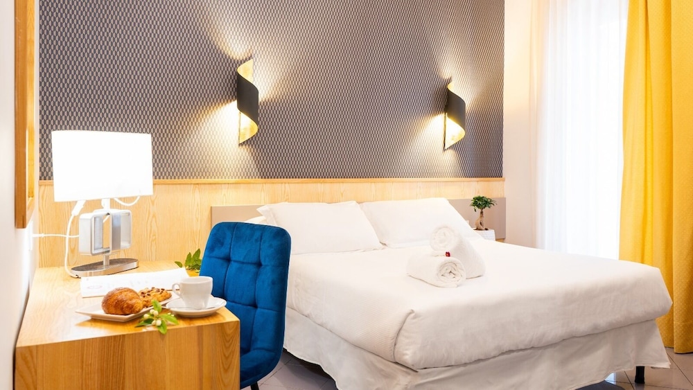 Diana Pompei — Hotel rooms in Pompei, Campania