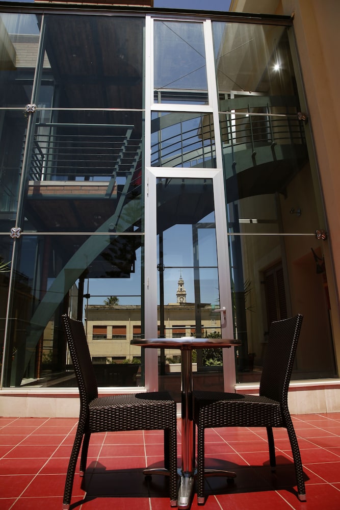 Diana Pompei — Hotel building in Pompei, Campania