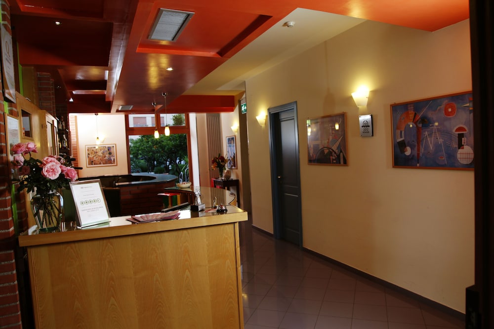 Diana Pompei — Hotel building in Pompei, Campania
