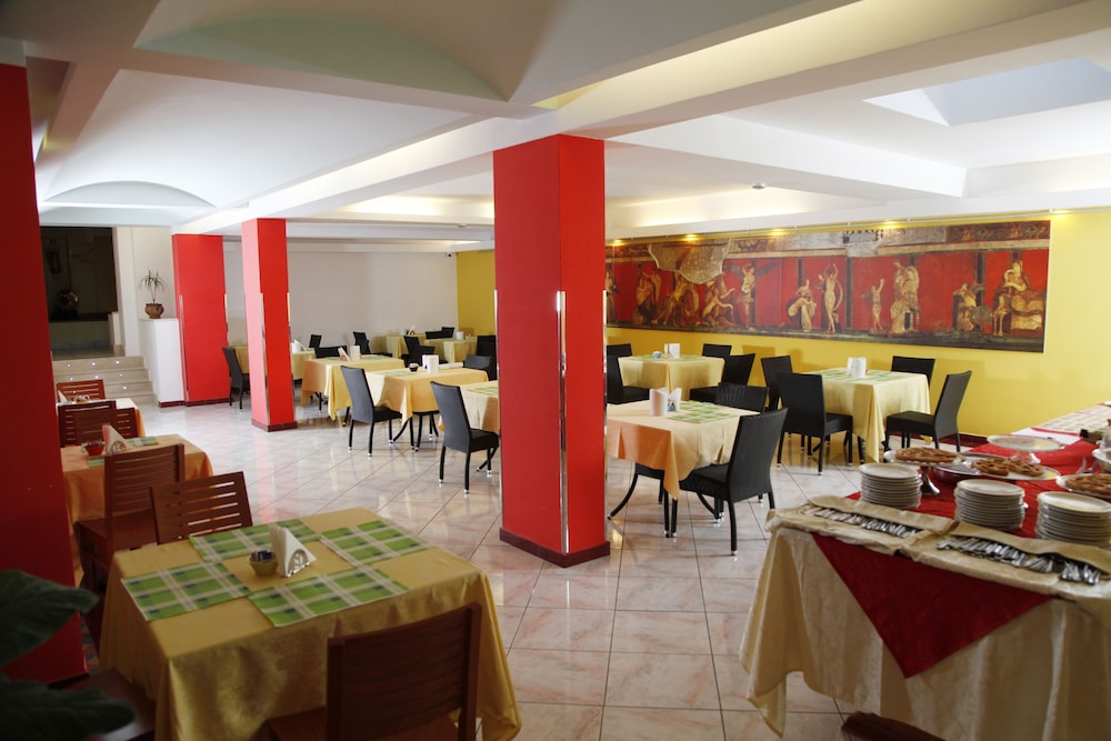 Diana Pompei — Restaurant & bars in Pompei, Campania