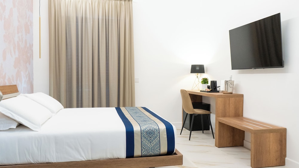Diana Pompei — Hotel rooms in Pompei, Campania
