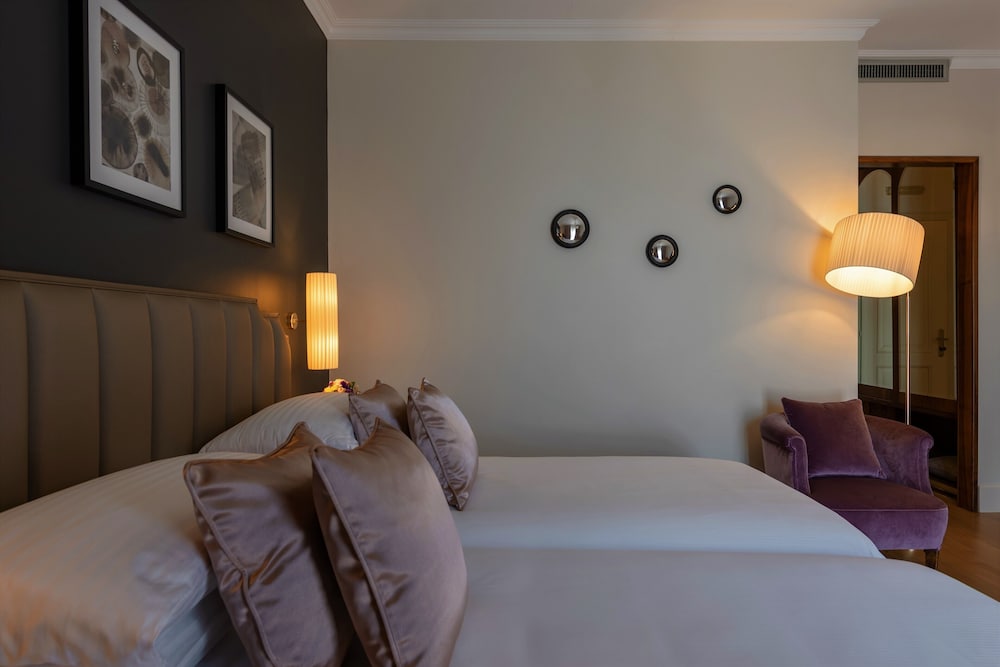 Hotel Villa Del Sogno — Hotel rooms in Gardone Riviera, Lombardy
