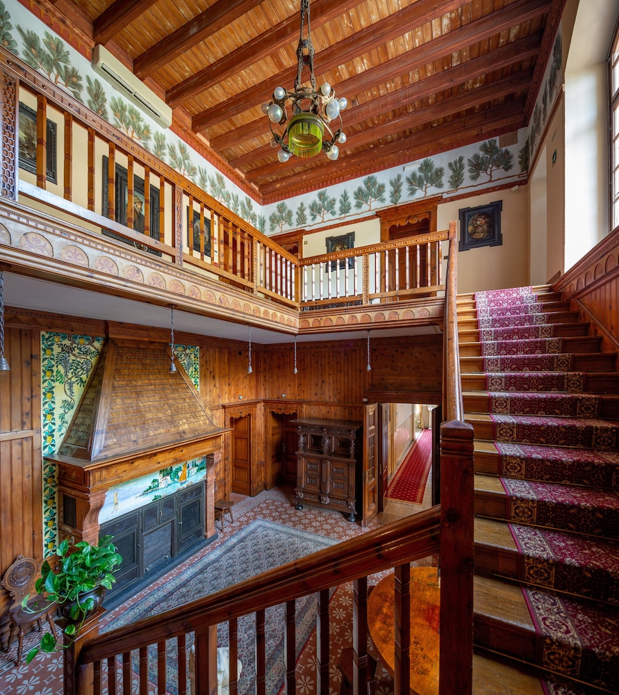 Hotel Villa Del Sogno — Hotel building in Gardone Riviera, Lombardy