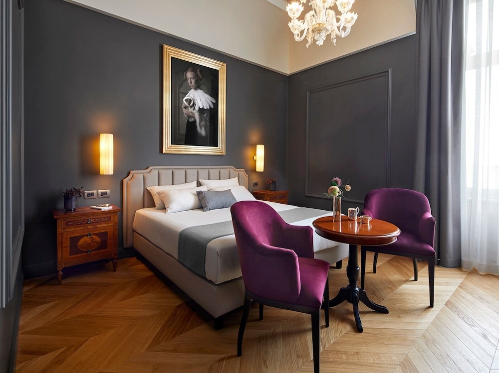 Hotel Villa Del Sogno — Hotel rooms in Gardone Riviera, Lombardy