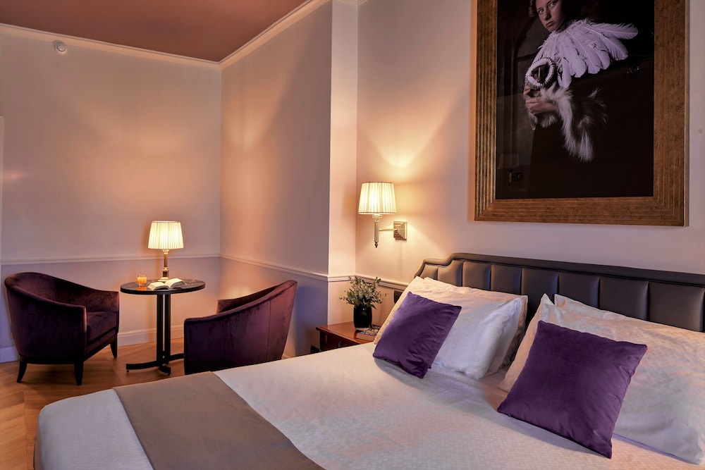 Hotel Villa Del Sogno — Hotel rooms in Gardone Riviera, Lombardy