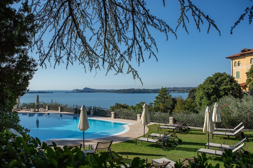 Hotel Villa Del Sogno — Swimming pool in Gardone Riviera, Lombardy