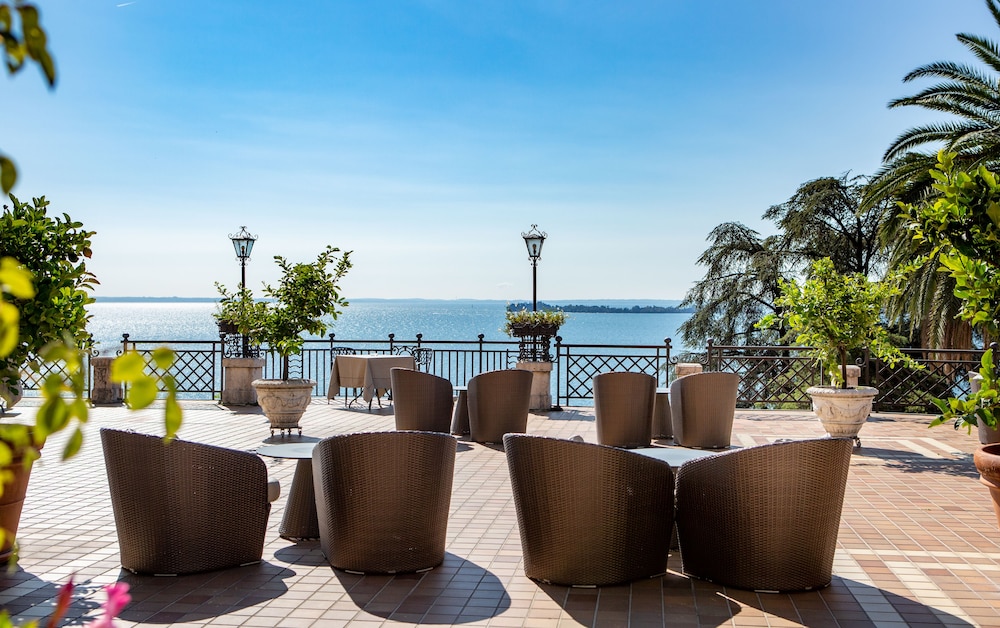 Hotel Villa Del Sogno — Restaurant & bars in Gardone Riviera, Lombardy