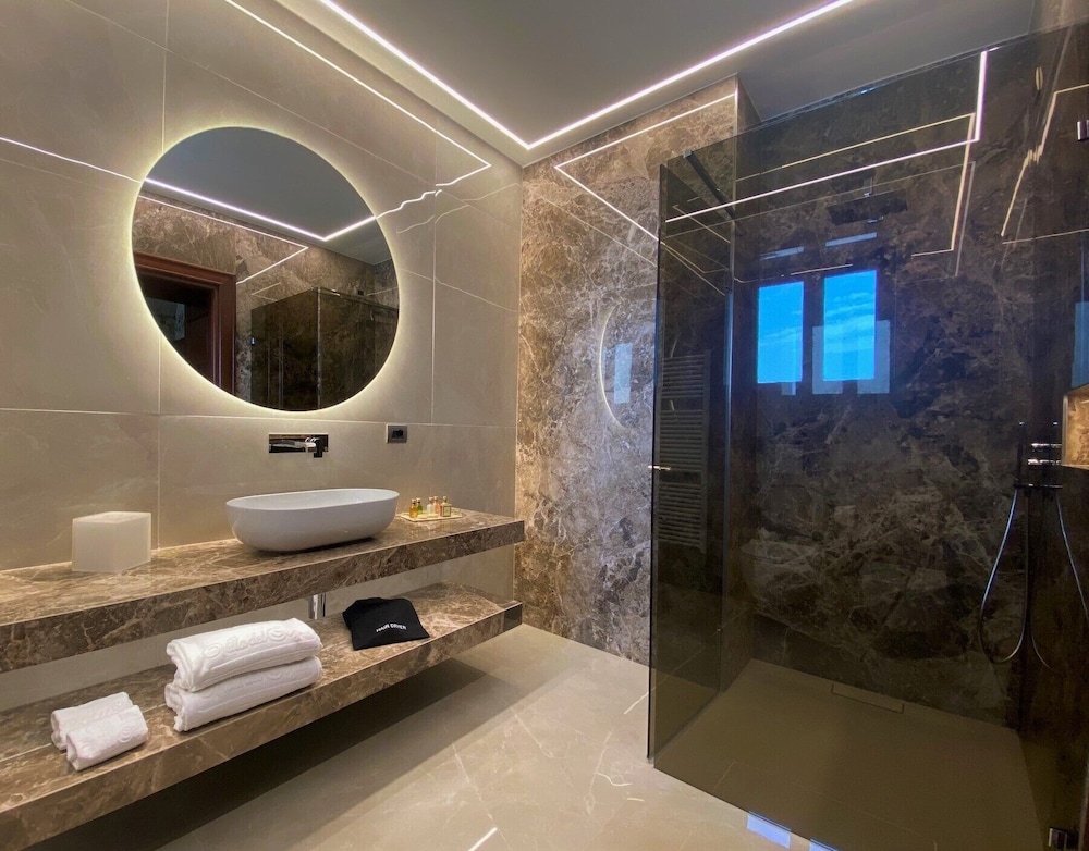 Hotel Villa Del Sogno — Hotel rooms in Gardone Riviera, Lombardy