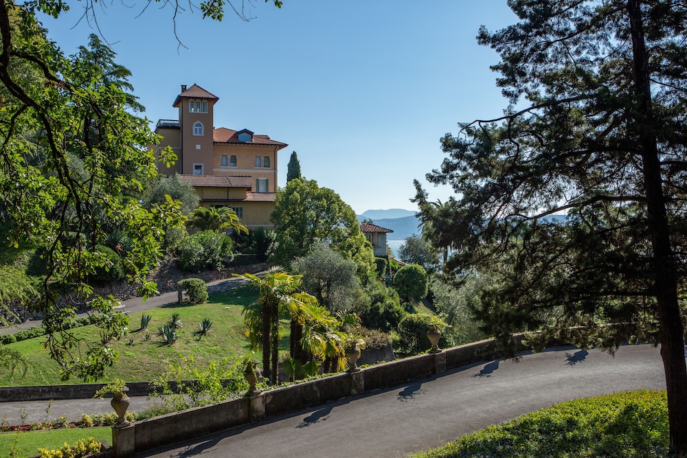 Hotel Villa Del Sogno — Hotel building in Gardone Riviera, Lombardy