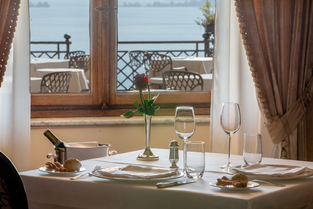 Hotel Villa Del Sogno — Restaurant & bars in Gardone Riviera, Lombardy
