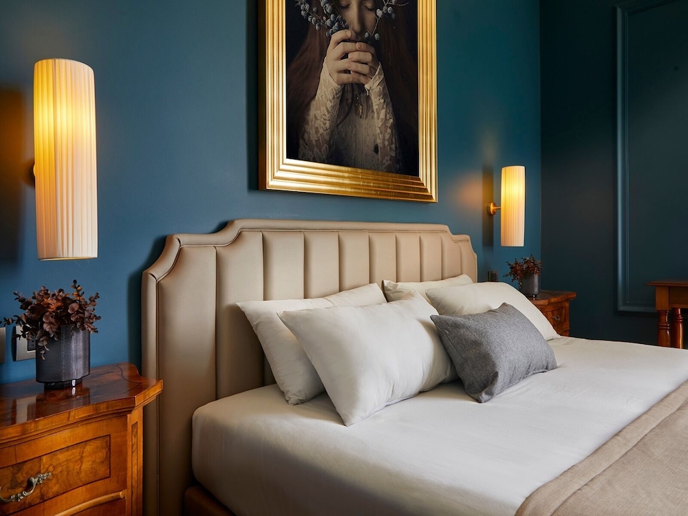 Hotel Villa Del Sogno — Hotel rooms in Gardone Riviera, Lombardy